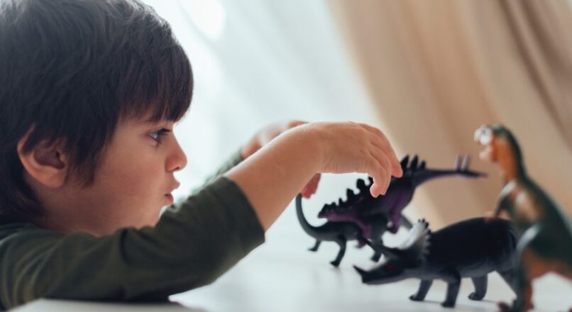 دراسة: الأطفال الذين يحبون الديناصورات أذكى من غيرهم بكثير!