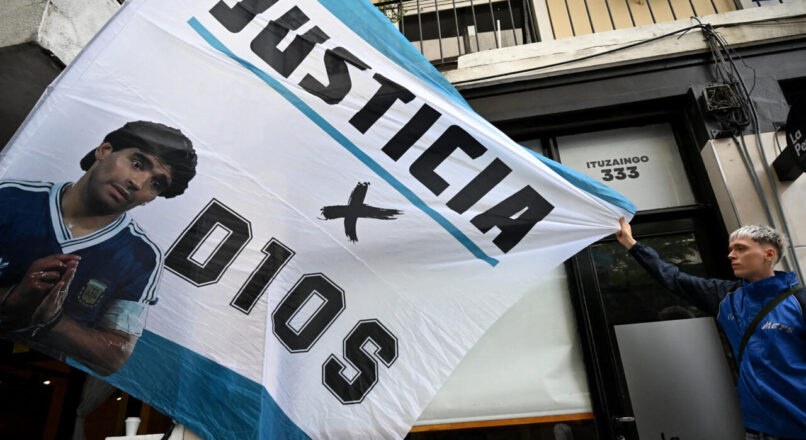 الأرجنتين: إبطال محاكمة الفريق الطبي في قضية وفاة مارادونا بعد تنحي قاضية