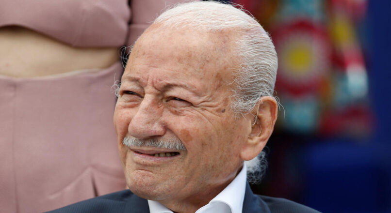 وفاة المخرج الجزائري محمد لخضر حمينة الأفريقي الوحيد الذي فاز بالسعفة الذهبية بمهرجان كان